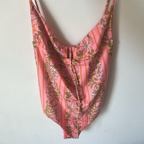 Agua by Agua Bendita Pink Floral Swimwear